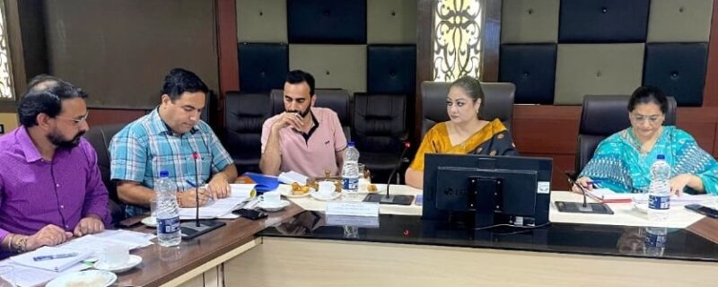 چیئرپرسن کے وِی آئی بی نے جموں میں بینکرز جائز ہ میٹنگ کی صدارت کی