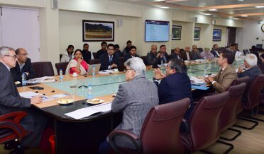 وزیرا علیٰ عمر عبداللہ نے مکانات و شہری ترقی محکمہ کے کام کاج کا جائزہ لیا