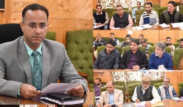 ضلع ترقیاتی کمشنر شوپیان نے ڈِسٹرکٹ کیپکس اور پی آر آئی گرانٹس کے تحت کاموں کی الاٹمنٹ کا جائزہ لیا