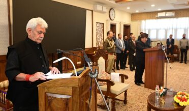 مبارک گل نے راج بھون میں عبوری اسپیکر کا حلف لیا