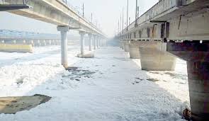 دریائے جمنا کی سطح پر جھاگ ہی جھاگ، صحت کیلئے خطرہ