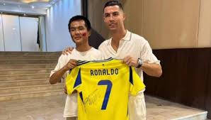 کرسٹیانو رونالڈو کا دیوانہ فین، ملاقات کیلئے 7مہینے میں 13000کلومیٹر سائیکل سے کیا سفر