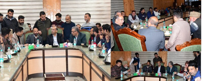 مشیر ناصر اسلم وانی کا گاندر بل کا دورہ ، کئی عوامی وفود سے ملاقات کی