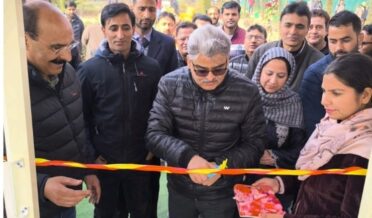 چیف سیکرٹری نے فلوری کلچر ڈیولپمنٹ سکیم لال منڈی میں’’ ہاٹ ہائوس ‘‘ کا اِفتتاح کیا