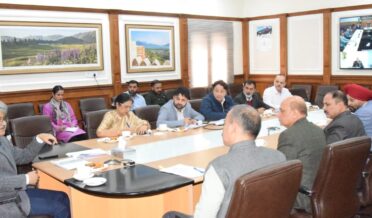 دُوراُفتادہ علاقوں میں ڈاکٹروں کی کمی کو دورکرنے کیلئے کثیر الجہتی حکمت عملی اَپنائی جائے۔ چیف سیکرٹری اَتل ڈولو