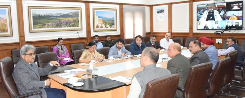 دُوراُفتادہ علاقوں میں ڈاکٹروں کی کمی کو دورکرنے کیلئے کثیر الجہتی حکمت عملی اَپنائی جائے۔ چیف سیکرٹری اَتل ڈولو