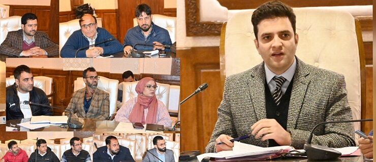 ضلع ترقیاتی کمشنر کولگام نے دھرتی آبا جنجاتیہ گرام اتکرش ابھیان کے اِنتظامات کا جائزہ لیا