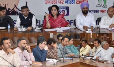 ضلع ترقیاتی کمشنر اودھمپورنے جن وِکاس کریا کم سکیم کی عمل آوری اور