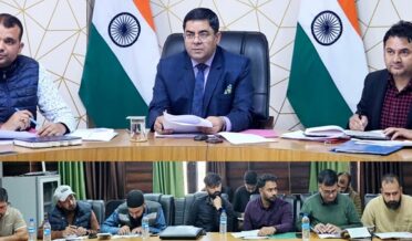 ضلع ترقیاتی کمشنر نے کشتواڑ میں جل جیون مشن سکیم کی پیش رفت کا جائزہ لیا