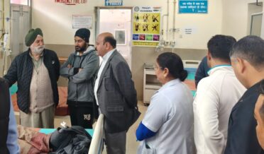 نائب وزیرا علیٰ نے پی ڈبلیو ڈی دفتر اور گاندھی نگر ہسپتال کا اچانک معائینہ کیا