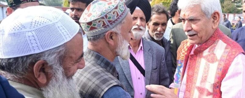 لیفٹیننٹ گورنر نے بارہمولہ میں نوجوانوں سے اِستفساری گفتگو کی اور جموں وکشمیر کے نوجوانوں کو بااِختیار بنانے اور ان کی فلاح و بہبود کیلئے حکومت کے عزم کا اعادہ کیا