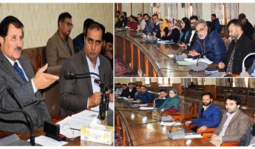 مُبار ک گُل نے عید گاہ حلقہ میں عوامی مسائل کے حل کیلئے منعقدہ جائزہ میٹنگ کی صدارت کی