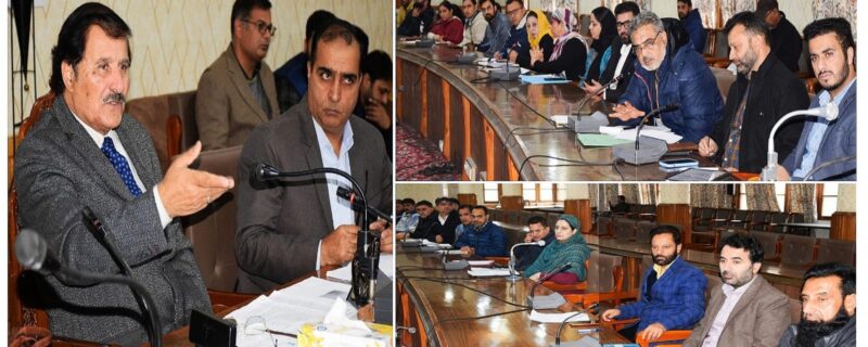 مُبار ک گُل نے عید گاہ حلقہ میں عوامی مسائل کے حل کیلئے منعقدہ جائزہ میٹنگ کی صدارت کی