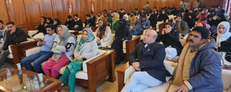 این آئی ٹی سرینگراورگورنمنٹ ڈگری کالج کے باہمی اشراک سے گلمرگ میں عالمی یوم سائنس منایاگیا