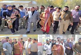 سکینہ مسعود اِیتو نے سب ڈِسٹرکٹ ہسپتال کپواڑہ کا اچانک دورہ کیا اور صحت سہولیات کا جائزہ لیا