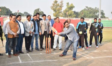 ستیش شرما نے 35ویں سینئر نیشنل ٹینس بال کرکٹ چمپئن شپ کا اِفتتاح کیاستیش شرما نے 35ویں سینئر نیشنل ٹینس بال کرکٹ چمپئن شپ کا اِفتتاح کیا