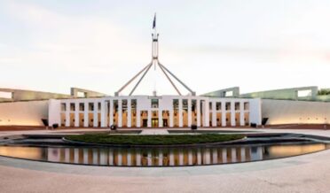 آسٹریلیا میں 16 سال سے کم عمر کے لیے سوشل میڈیا پر پابندی کا قانون منظور