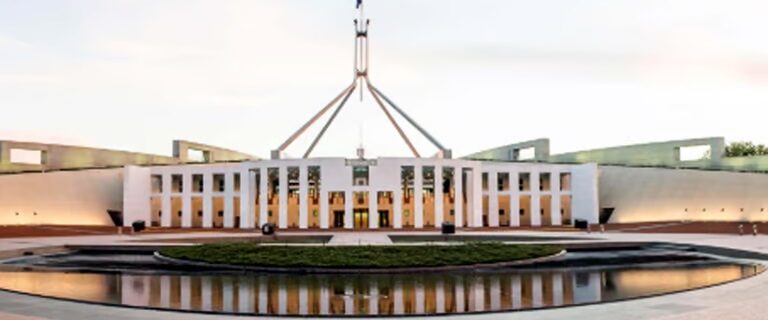 آسٹریلیا میں 16 سال سے کم عمر کے لیے سوشل میڈیا پر پابندی کا قانون منظور