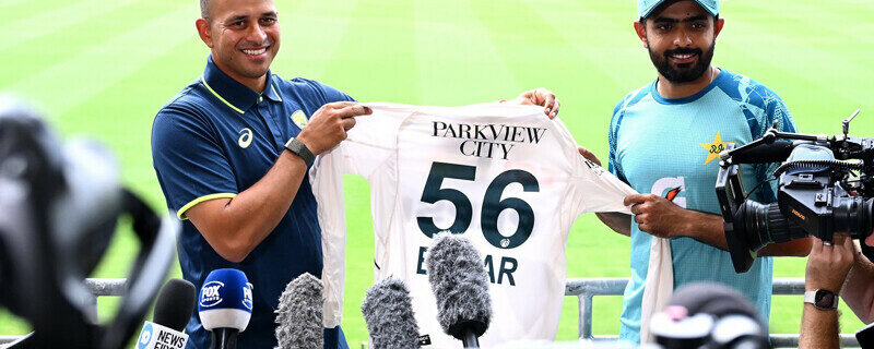 بابر اعظم نے عثمان خواجہ فاؤنڈیشن کیلئے شرٹ عطیہ کردی