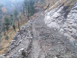 سرحدی آبادی کی ترقی میں نا مکمل سڑک ایک بڑی رکاوٹ