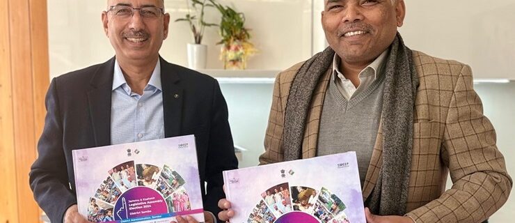 چیف الیکٹورل آفیسر نے ضلع سانبہ کیلئے اِنتخابی سرگرمیوں پر کافی ٹیبل بُک کا اِجرأ کیا