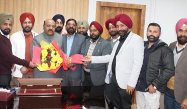 متعدد وفود نے نائب وزیرا علیٰ سے ملاقات کی