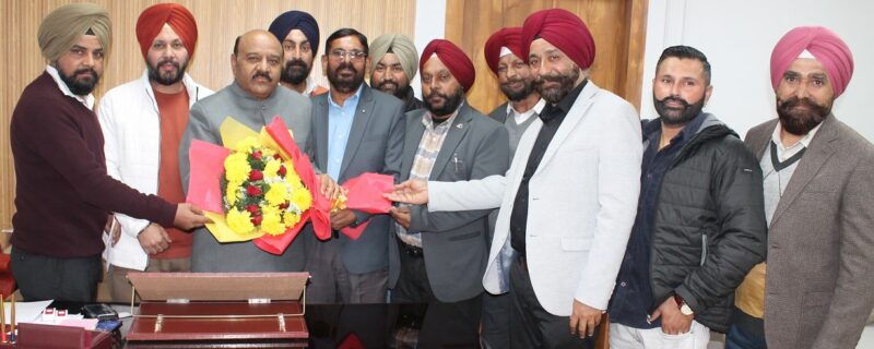 متعدد وفود نے نائب وزیرا علیٰ سے ملاقات کی