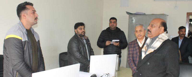 نائب وزیر اعلیٰ نے مختلف محکموں کا معائینہ کیا