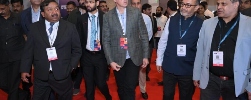 ممبئی اوٹی ایم میں وزیر اعلیٰ عمر عبداللہ نے جموںوکشمیر کی سیاحتی ترقی اور ثقافتی نمائش کی قیادت کی