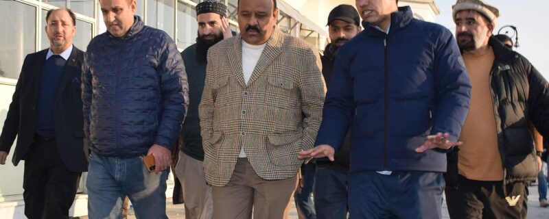 نائب وزیر اعلیٰ نے درگاہ حضرت بل کا دورہ کیا