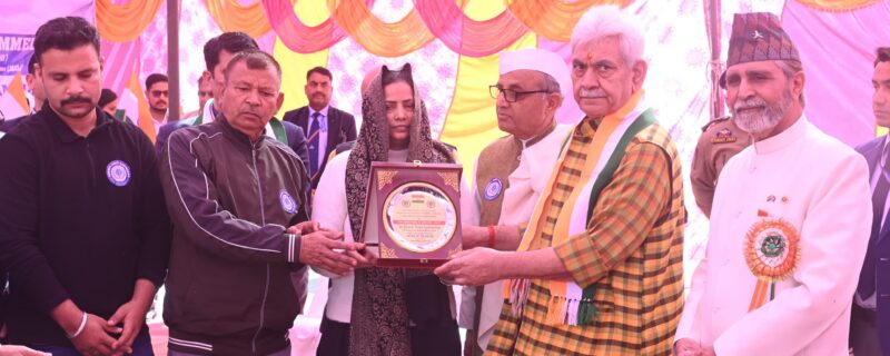 لیفٹیننٹ گورنر نے مہاتما گاندھی کو ان کی پونیہ تیتھی پر خراجِ عقیدت پیش کیا