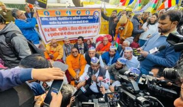جے رام رمیش نے کیجریوال کو دلت مخالف قرار دیا، پجاریوں اور بھکشوؤں کے احتجاج کا حوالہ