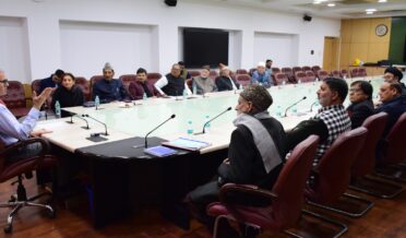 متعدد وفود نے عوامی مسائل کو اُجاگر کرنے کیلئے وزیراعلیٰ عمر عبداللہ سے ملاقات کی