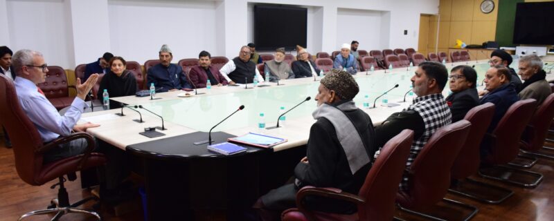 متعدد وفود نے عوامی مسائل کو اُجاگر کرنے کیلئے وزیراعلیٰ عمر عبداللہ سے ملاقات کی