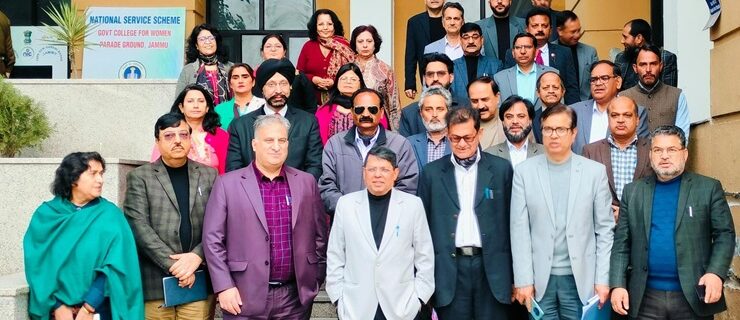 ایڈیشنل چیف سیکرٹری ایجوکیشن نے جموں ڈویژن کے کالجوں کے پرنسپلوں کی میٹنگ کی صدارت کی