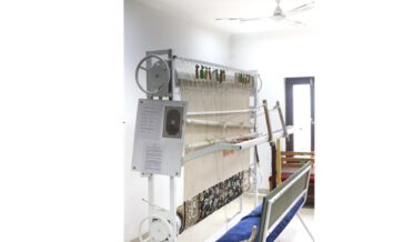 قانون بافوں کو جدید سٹیل لومز اور آرام دہ نشستوں کے ساتھ فراہم کیا جائے گا