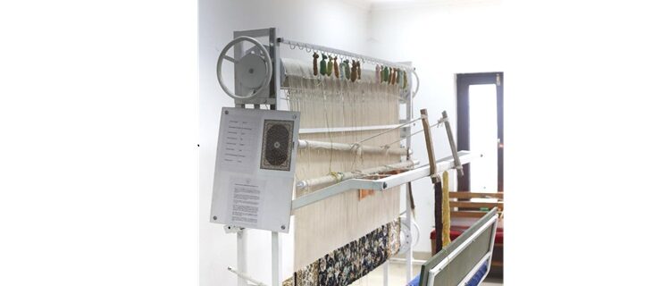 قانون بافوں کو جدید سٹیل لومز اور آرام دہ نشستوں کے ساتھ فراہم کیا جائے گا