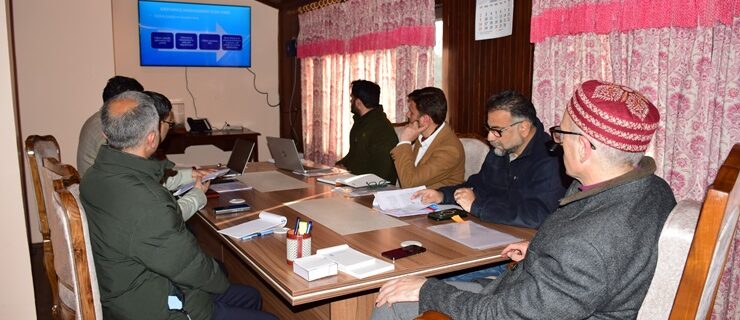 وزیر اعلیٰ عمر عبداللہ نے ’رابطہ دفتر ‘ کے کام کاج کا جائزہ لیا