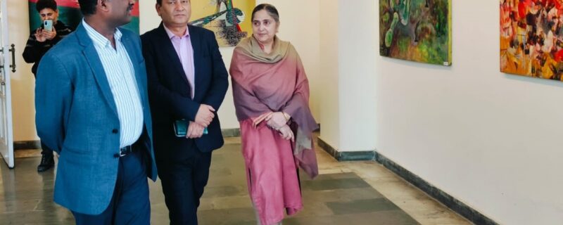 کمشنر سیکرٹری کلچر نے کلا کیندر جموں کے کام کاج کا جائزہ لیا