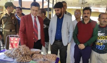 کمشنر ریلیف اینڈ رِی ہیبلٹیشن کا مائیگرنٹ کیمپوں کا دورہ کیا اور مہاشیو راتری کے اِنتظامات کا جائزہ لیا