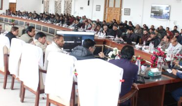 نائب وزیر اعلیٰ نے اننت ناگ میں ترقیاتی پروجیکٹوں کا جائیزہ لیا