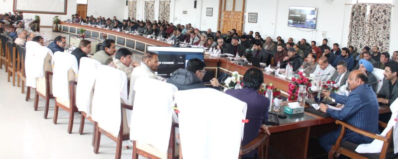 نائب وزیر اعلیٰ نے اننت ناگ میں ترقیاتی پروجیکٹوں کا جائیزہ لیا