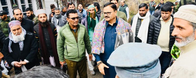 جاوید احمد رانا نے پیر پنجال میں جل شکتی اور محکمہ جنگلات کے کام کاج کا جا ئزہ لیا