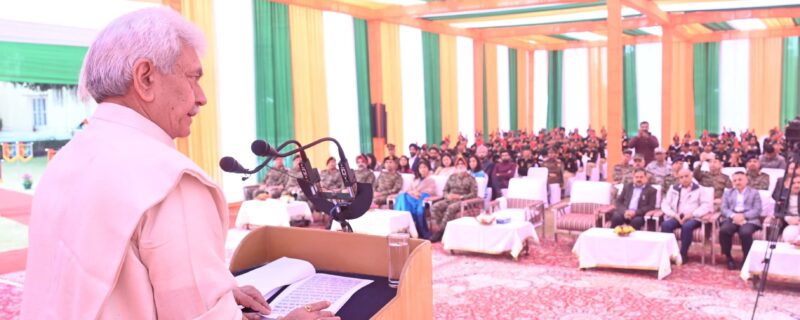 لیفٹینٹ گورنر نے نئی دہلی میں ریپبلک ڈے کیمپ میں شرکت کرنے والے این سی سی کیڈٹس کے ساتھ بات چیت کی