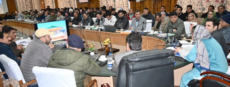 سکینہ اِیتو نے ڈی ایچ پورہ حلقہ اِنتخاب کے ترقیاتی منظرنامے کا جائزہ لیا