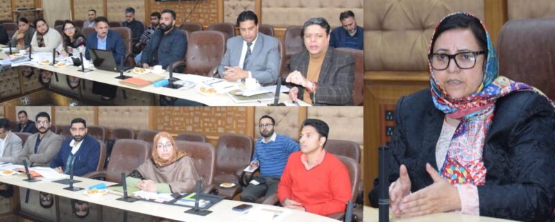 سکینہ اِیتو نے جے کے ایس سی ایس ٹی بی سی ڈیولپمنٹ کارپوریشن اور جے کے ڈبلیو ڈِی سی سی کی کارکردگی اور کام کاج کا جائزہ لیا