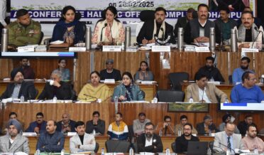 ستیش شرما نے اودھمپور میں ترقیاتی منصوبوں اور فلیگ شپ اسکیموں کا جائیزہ لیا