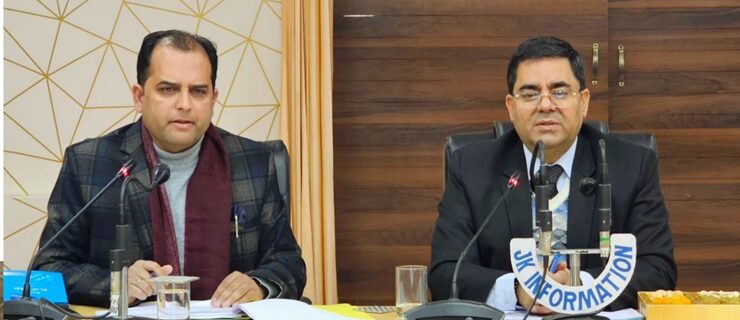 ضلع ترقیاتی کمشنر کشتواڑ نے دیہی ترقی محکمہ کے کام کاج کا جائزہ لیا