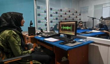 افغان طالبان نے قوانین کی پاسداری کی یقین دہانی پر ’ریڈیو بیگم‘ کی نشریات بحال کر دیں