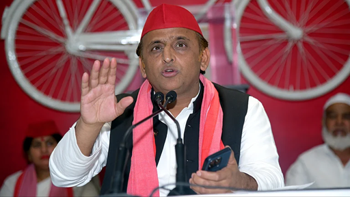 ’میں نے گنگا میں ’اسنان‘ کر لیا، اب کس سے دھلوائیں گے‘، اکھلیش یادو کا یوپی حکومت پر طنز